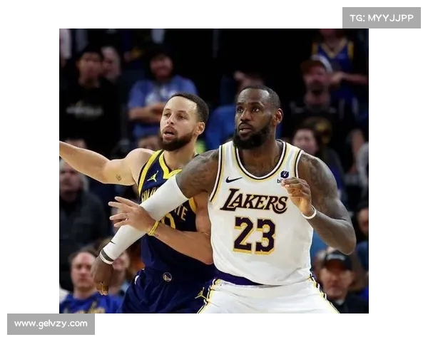NBA焦点战:巅峰对决!勇士挑战湖人,浓眉詹姆斯联手对抗库里汤普森 NBA焦点战:巅峰对决!勇士挑战湖人,浓眉詹姆斯联手对抗库里汤普森